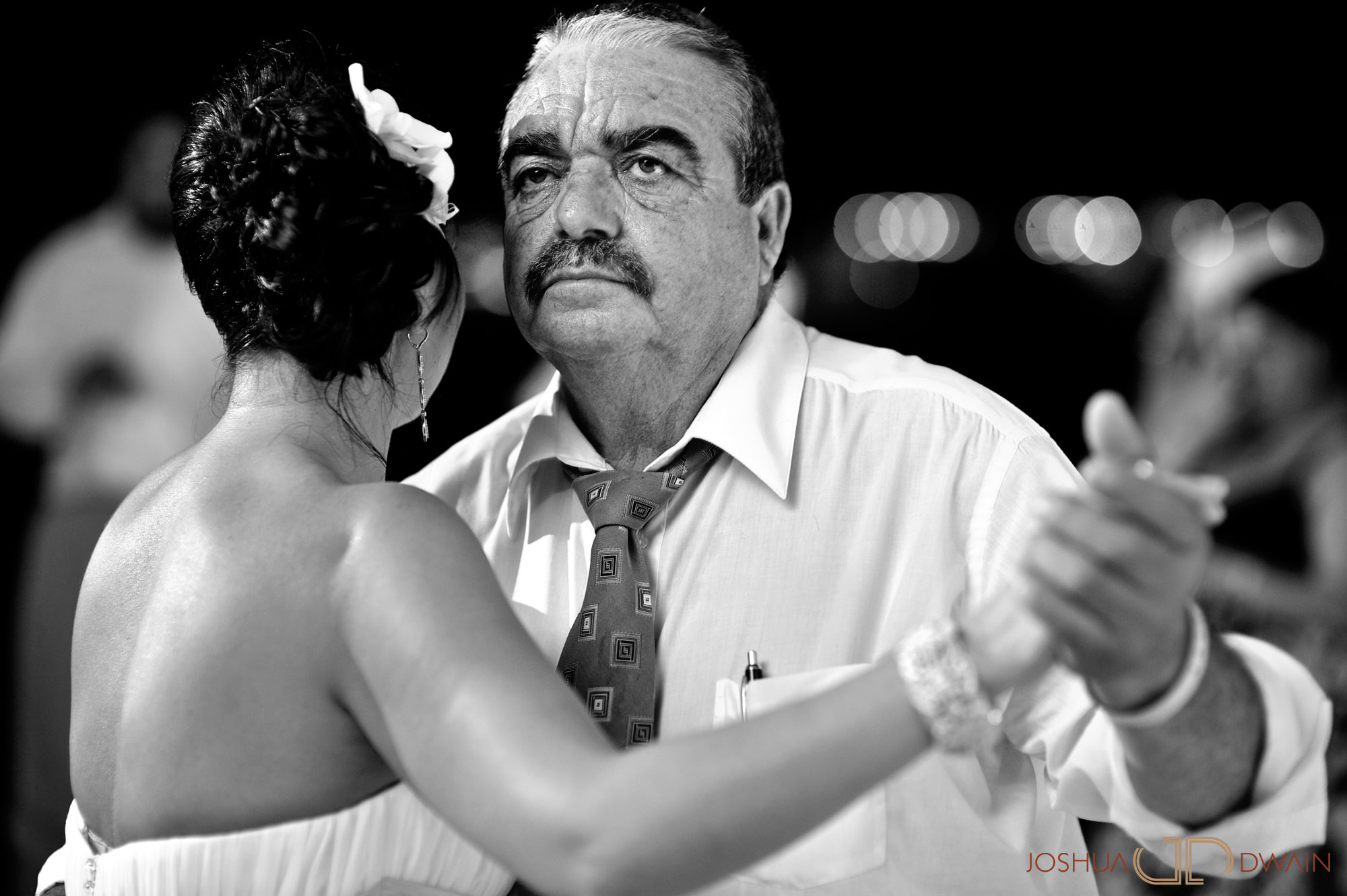 monica-damien--028-hard-rock-cafe-cancun-mexico-wedding-photographer-joshua-dwain-2011-06-11_md_579